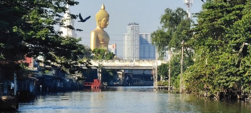 Small Group: Bangkok Local Canal Village Tour
