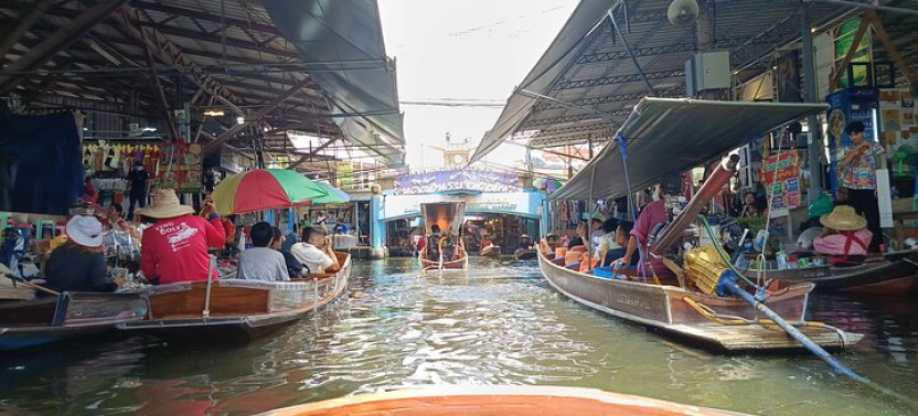 Damnoen Saduak and Maeklong Railway Market Tour with Private Car