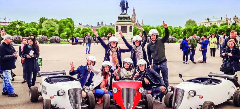 Hotrod Vienna Daylight Tour - The Fastest Sightseeing Tour!