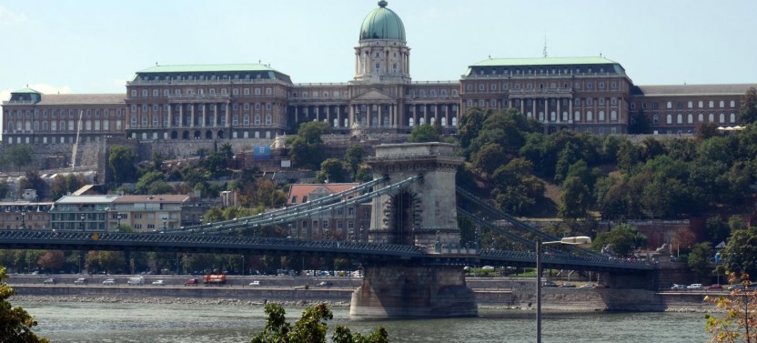 Grand City Tour with Panoramic Views with Parliament Visit