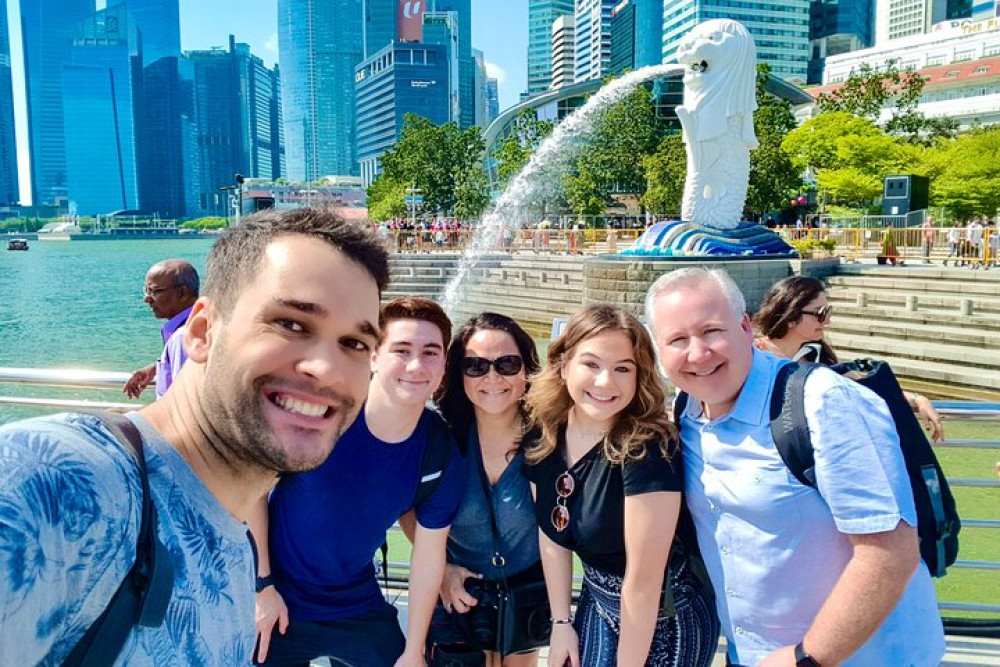 Singapore: Private Custom Family Tour with a Licensed Guide