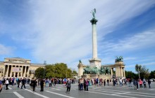 Small Group Budapest Ideal City Tour with Daytime Cruise