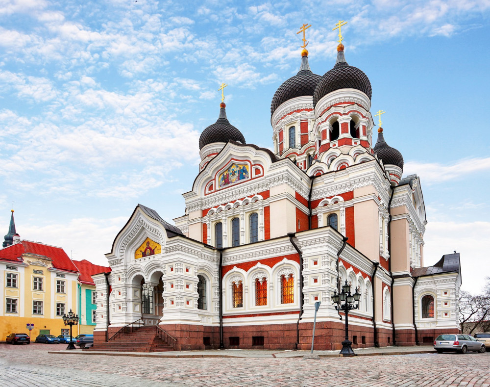 Exclusive Tallinn Small-Group Shore Excursion for Cruise Ships