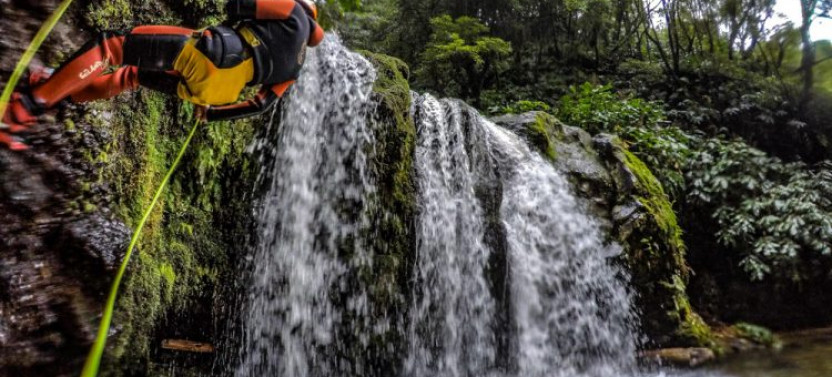 Canyoning Experience in Parque Natural da Ribeira dos Caldeirões