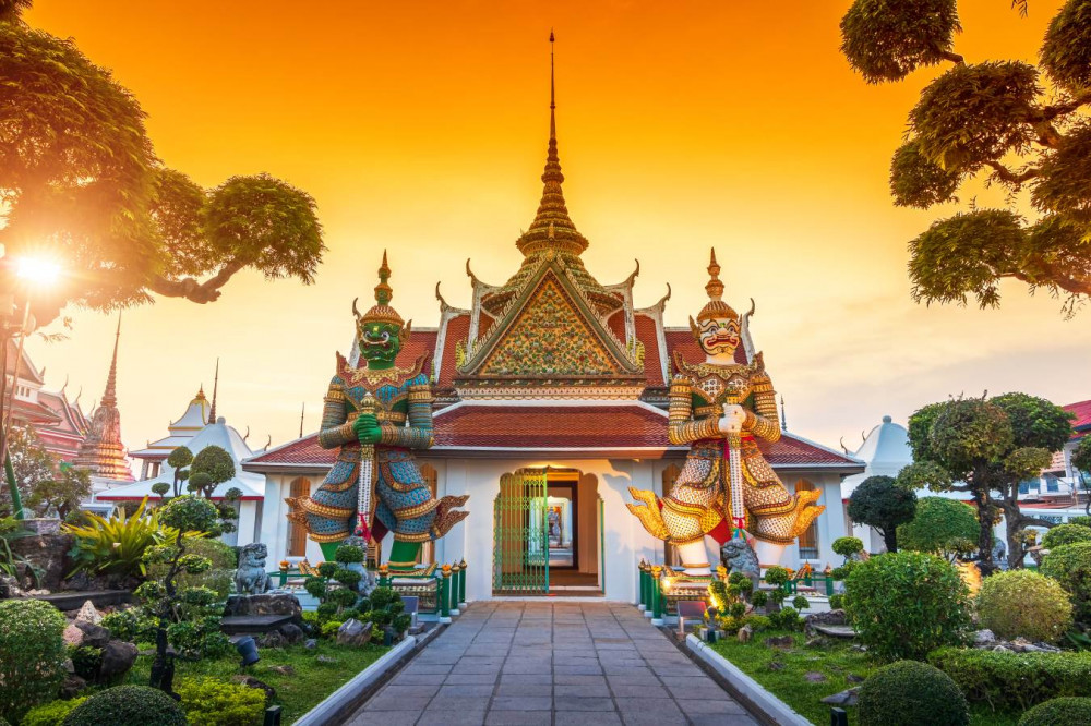 Bangkok's Wat Arun (Temple of Dawn) Self-Guided Walking Tour