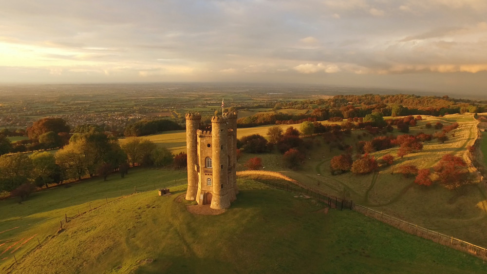 The Cotswolds And Broadway Tower With Cream Tea