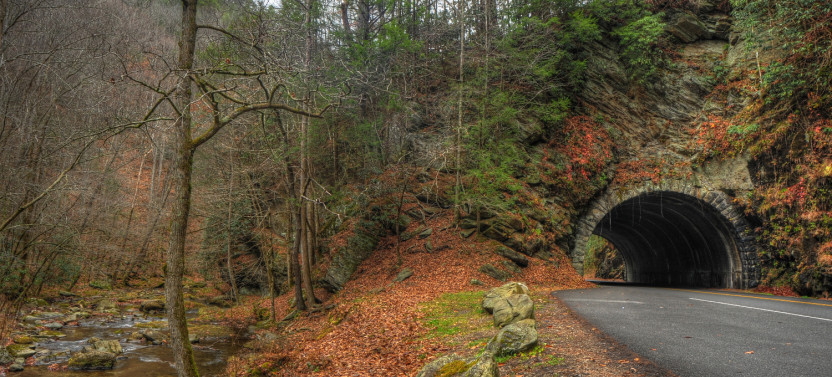 Cades Cove Sightseeing Self-Guided Driving Audio Tour