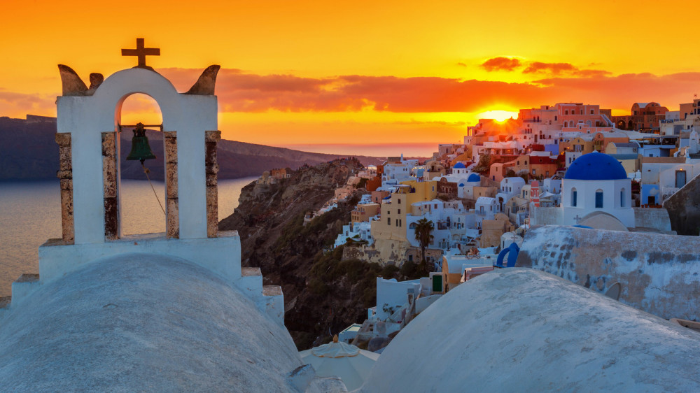 The Sip of Santorini Sunset tour