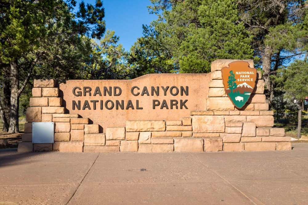 Grand Canyon S. & E. Rim Self-Driving, Walking & Shuttling Tour