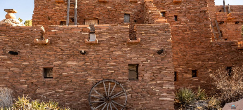 Grand Canyon S. & E. Rim Self-Driving, Walking & Shuttling Tour