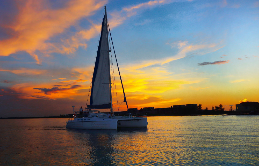 sunset catamaran cruise cancun