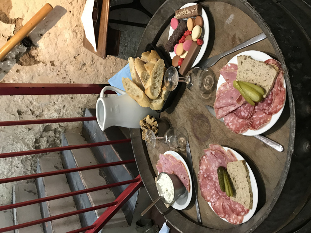 Lyon Traditional Food Tour - Eat, Learn and have fun with a Local