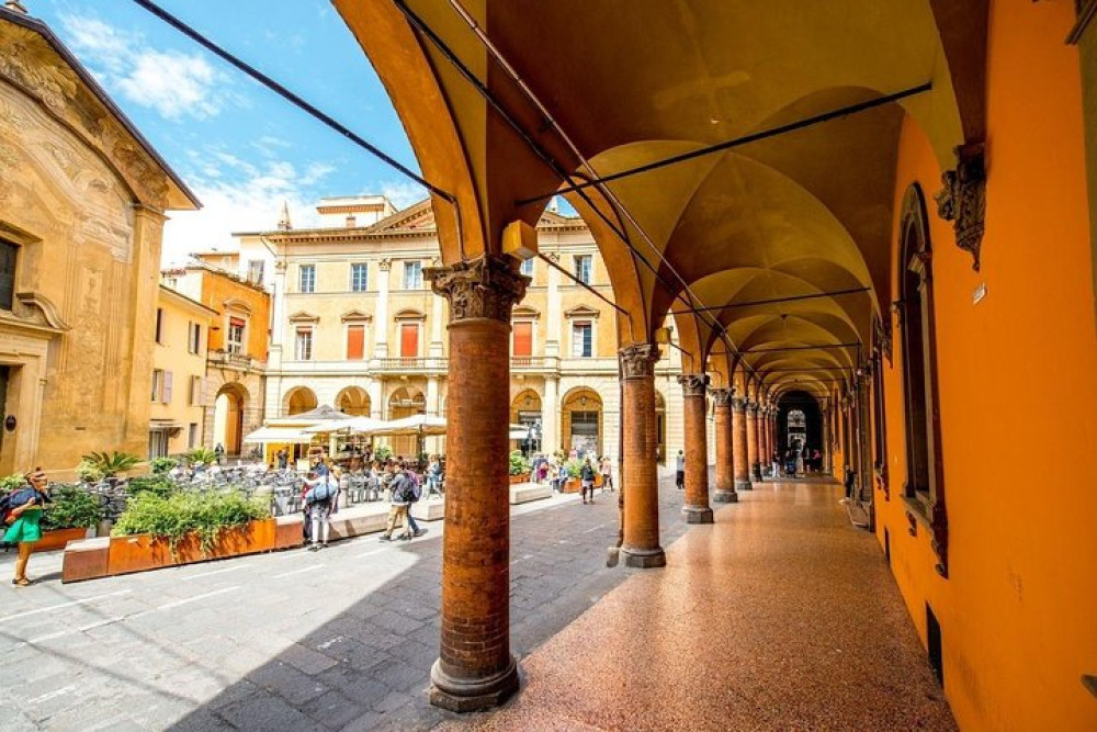 Personalized Private Bologna Walking Tour With A Local