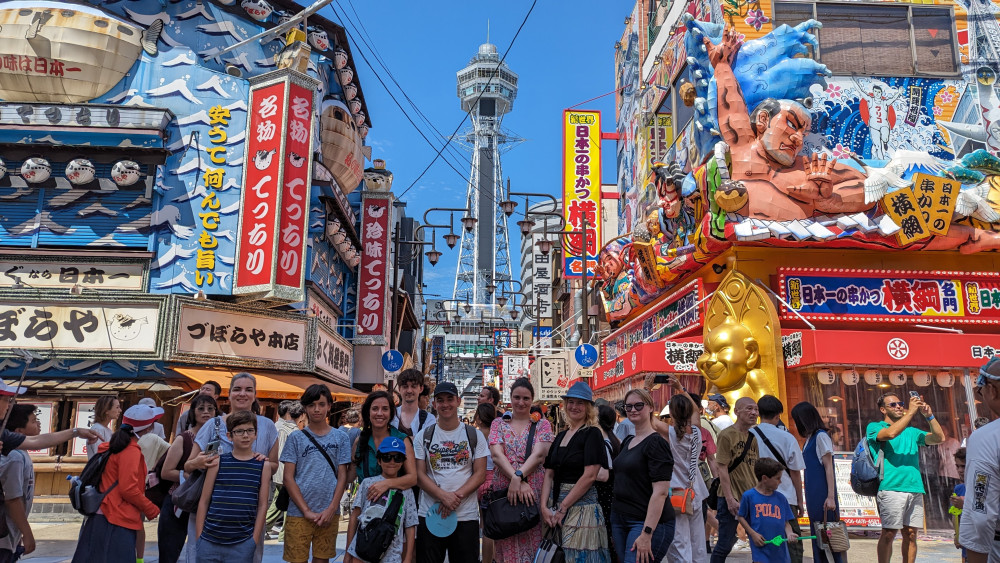 Private Osaka Food & History Tour with Hidden Museum and 5 Tastings