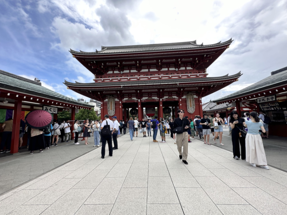 Tokyo Walking Tour with Asakusa, Meiji Shrine, Harajuku & Shibuya