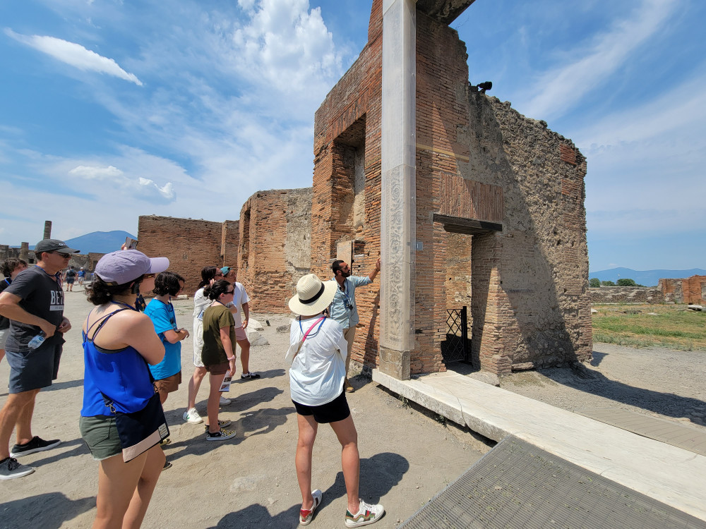 Skip The Line Guided Tour Of Pompeii's Ruins - Pompei | Project Expedition