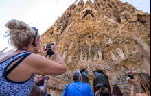 Sagrada Familia Guided Tour with Optional Towers Access