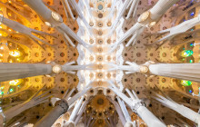 Sagrada Familia Guided Tour with Optional Towers Access