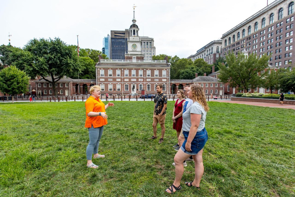 Philadelphia Independence Mall Tour with Entrance to 2 Historic Sites