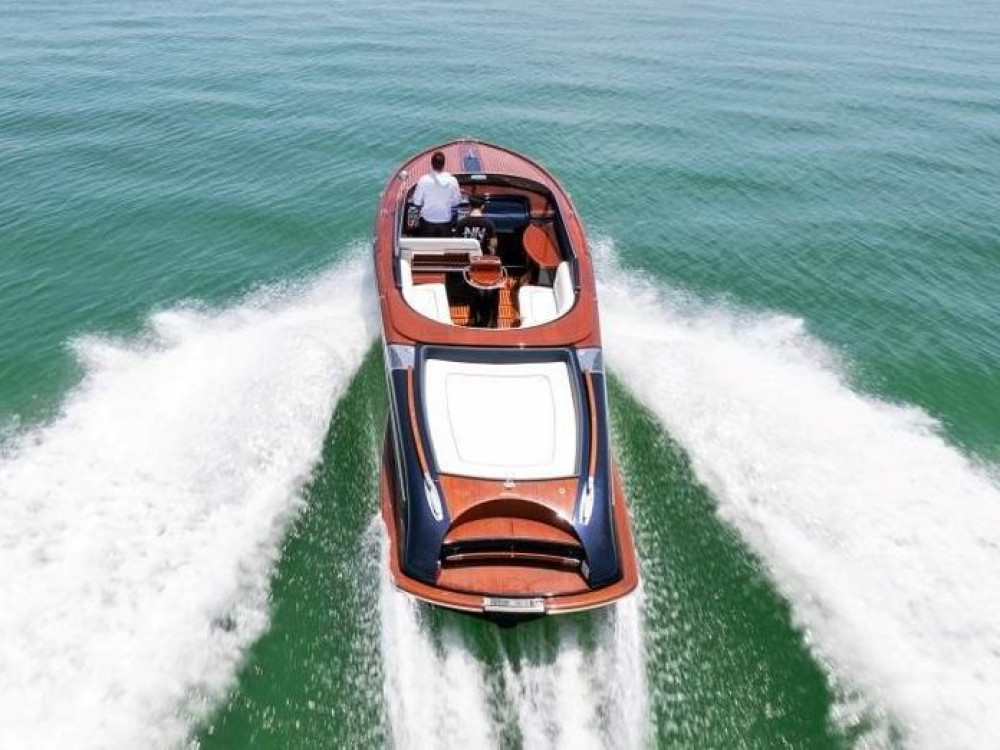 Venice Ultimate Luxury Boat Experience: Private Full-Day Trip