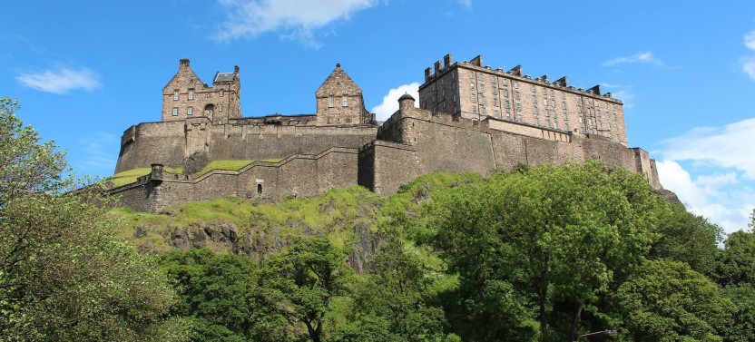 The Best of Edinburgh: Private Walking Tour With Edinburgh Castle