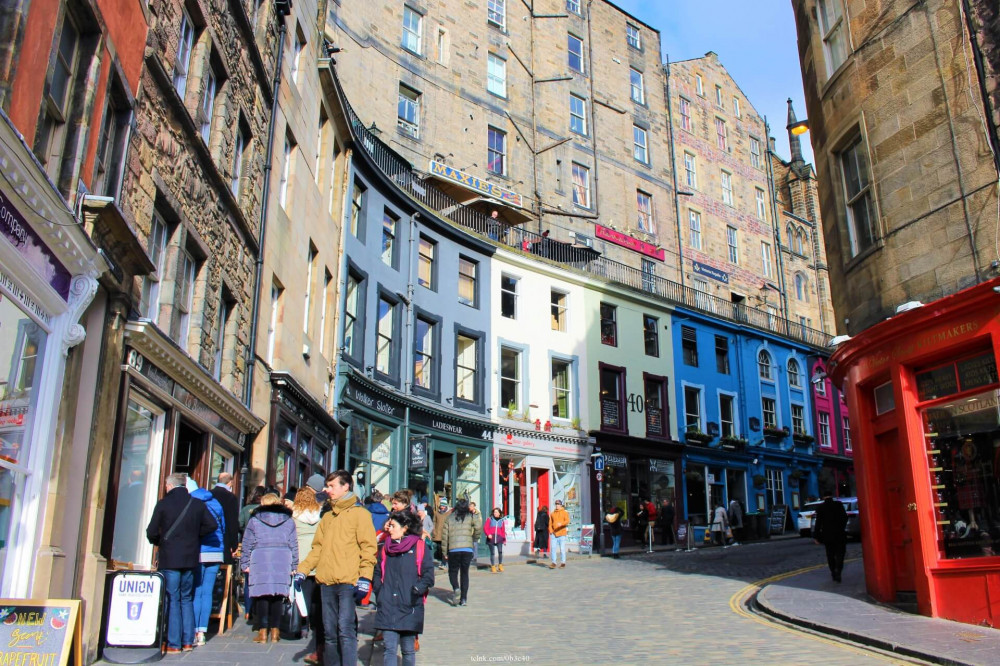 private walking tour edinburgh