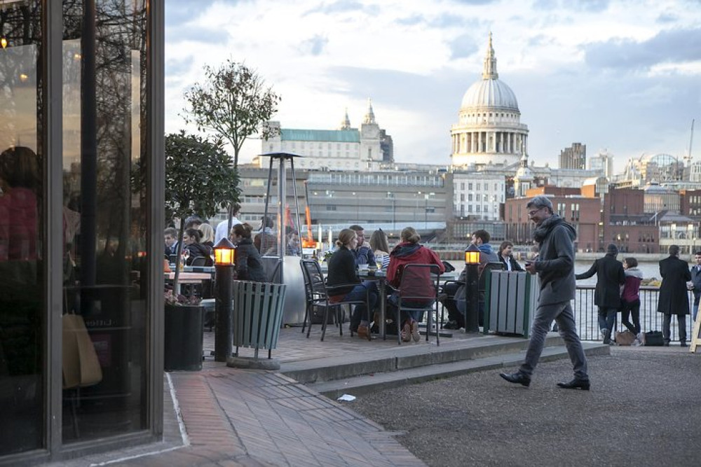 Discover London Along The River Tour