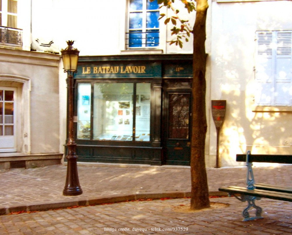 Explore Bohemian Montmartre: Private Half-Day Walking Tour