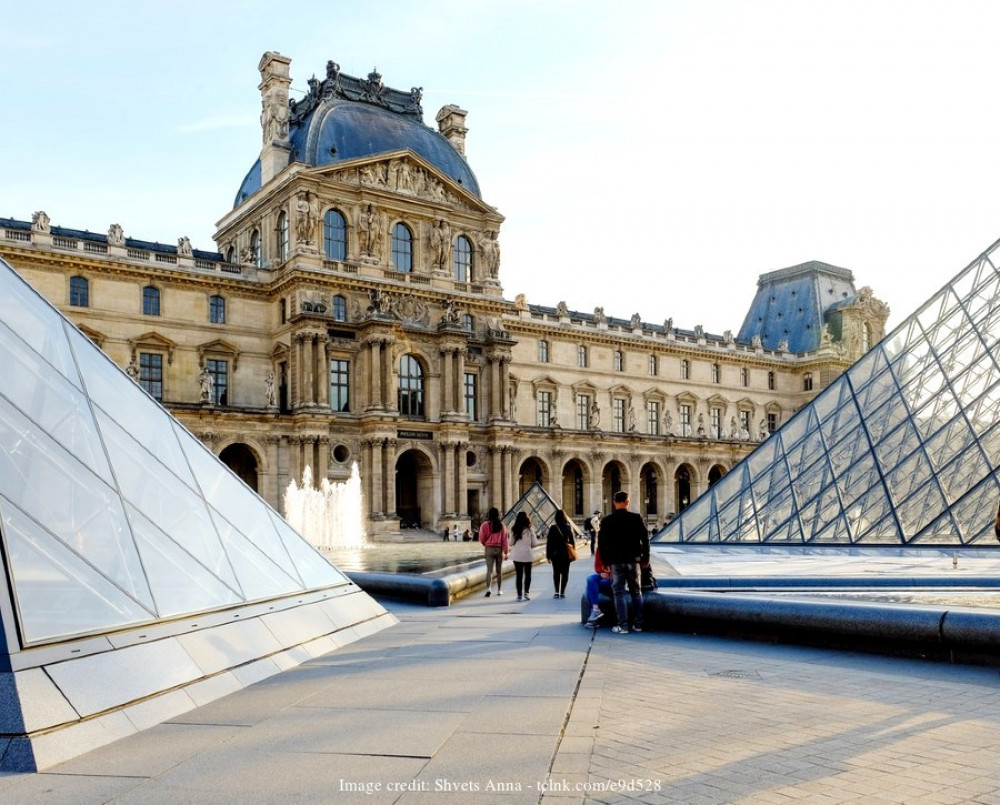 Louvre Museum: Explore the Egyptian Collection Private Tour