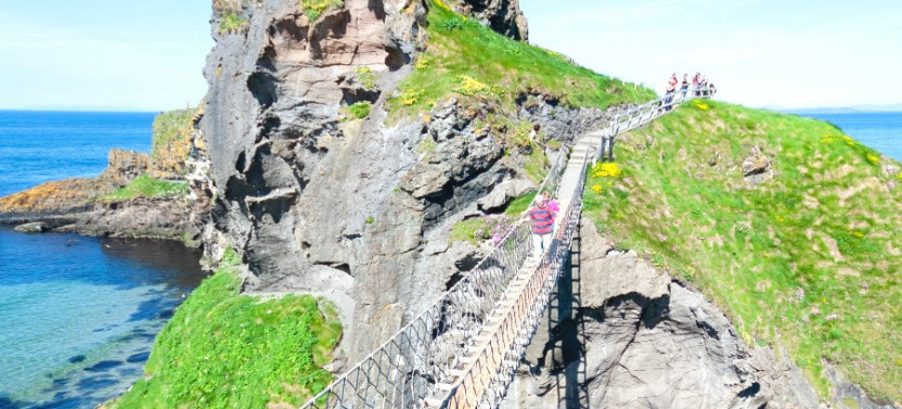 Explore the Giant's Causeway: Private Day Trip from Belfast