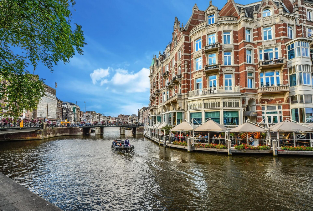 Private Full-Day Walking Tour: Amsterdam Markets and Masterpieces