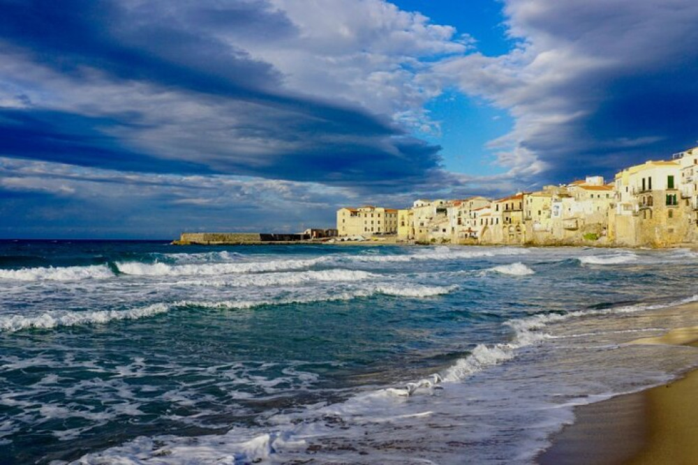 Private Medieval Villages Tour to Cefalù and Geraci Siculo from Palermo