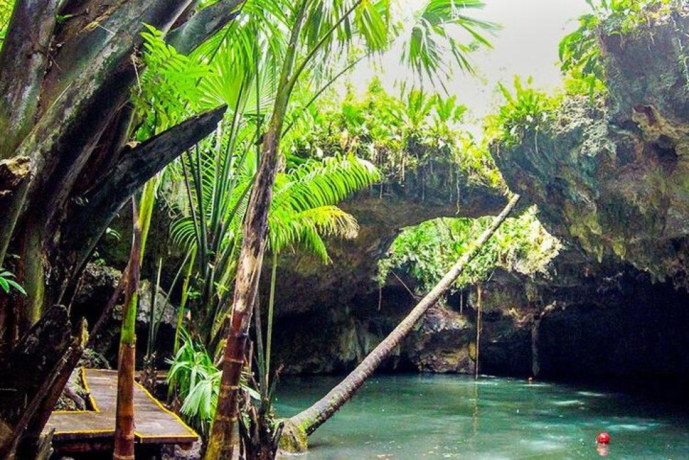 Private: Cozumel Jeep Adventure to Jade Caverns with Lunch and Snorkeling