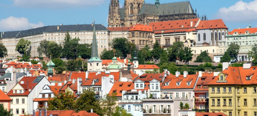 Visit Prague Castle & Lobkowicz Palace: Private Half-Day Tour