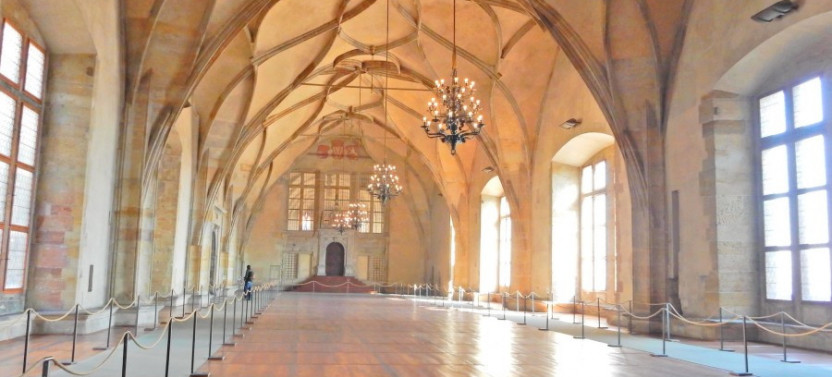 Visit Prague Castle & Lobkowicz Palace: Private Half-Day Tour