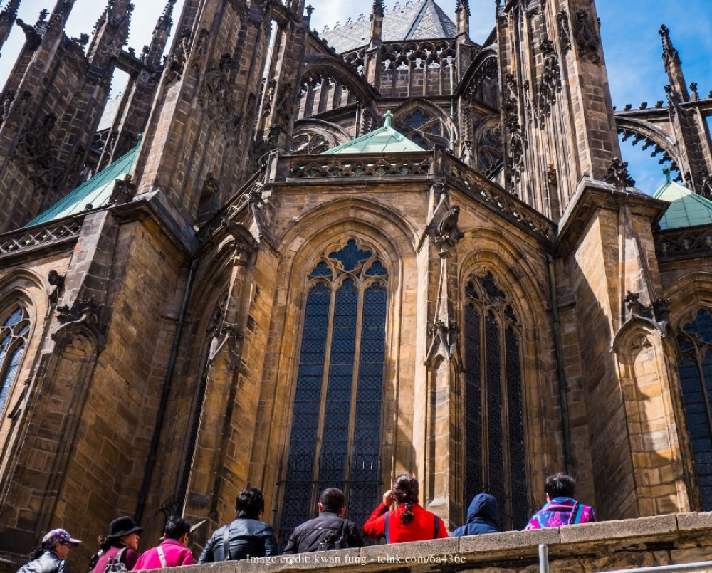 Visit Prague Castle & Lobkowicz Palace: Private Half-Day Tour