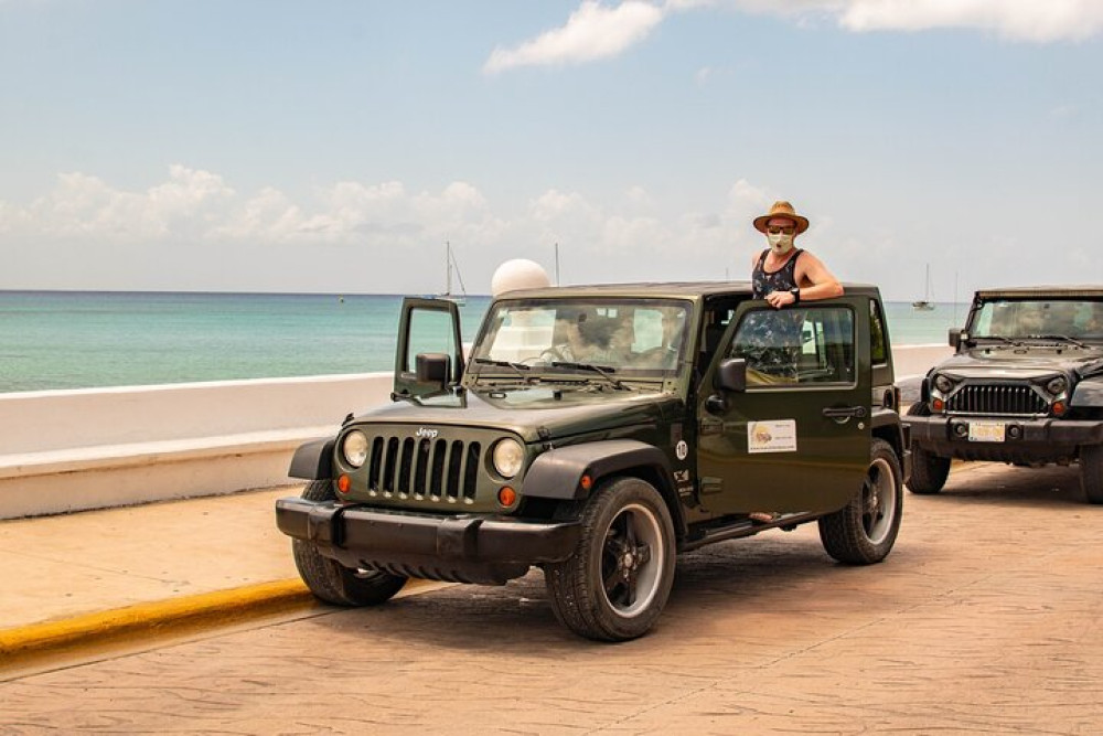Cozumel: Private Jeep Tour with Snorkeling Experience and Lunch