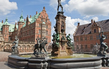 Private Tour of Fairytale Frederiksborg Castle with transport and tickets