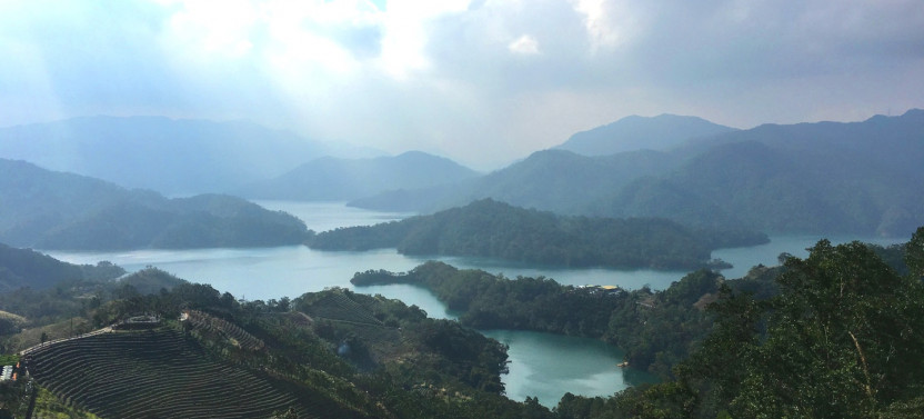 Thousand Island Lake & Pinglin Tea Plantation from Taipei
