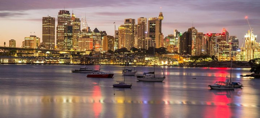 Personalized Sydney Private Night Tour By Locals