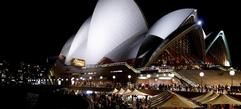 Personalized Sydney Private Night Tour By Locals