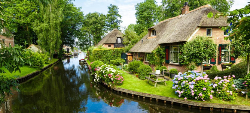 From Amsterdam: Giethoorn; Venice of the North, including a Canal Tour