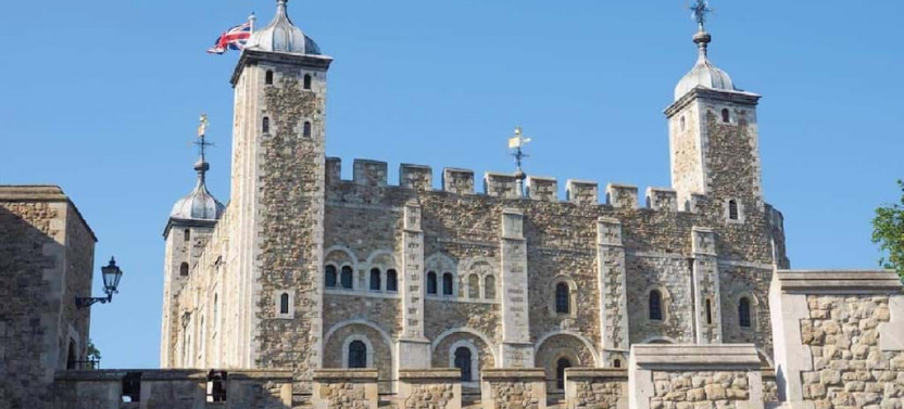 Tower of London Tour with Crown Jewels & Private Beefeater Audience
