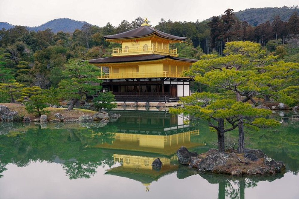 Private Kyoto UNESCO World Heritage Site Tour with Photo Opportunities