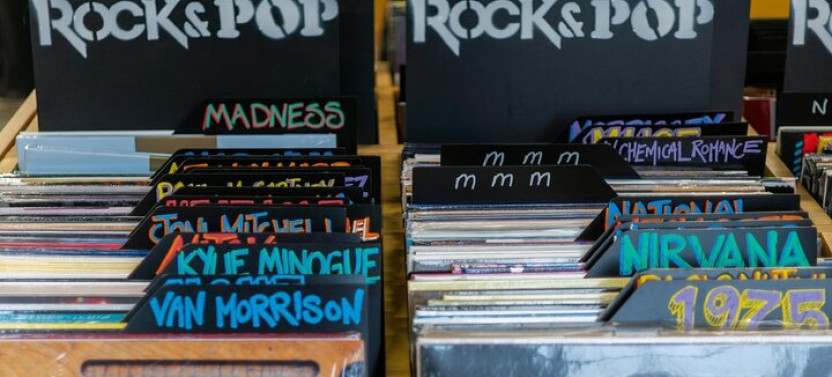 Private and Custom Manchester's Music Scene With A Local Host