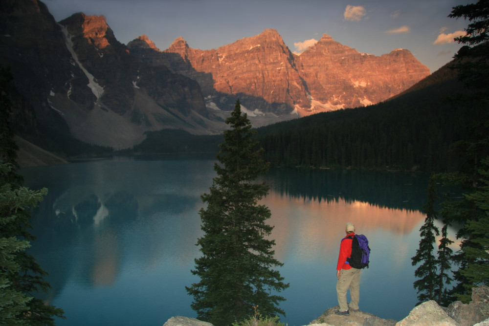 Small Group: Moraine Lake Sunrise Excursion & Lake Louise