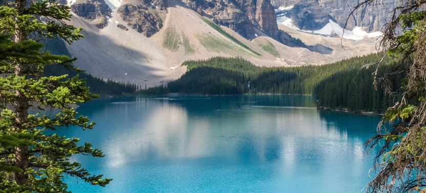 Small Group: Moraine Lake Sunrise Excursion & Lake Louise