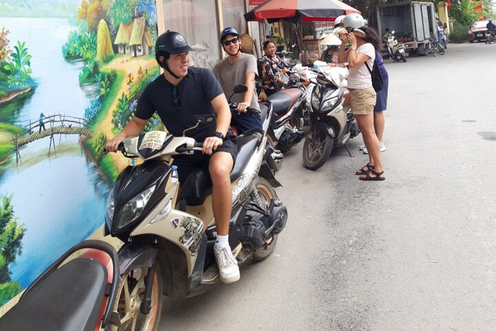 Small-Group Motorbike Tour Around Ninh Binh with Boat Trip