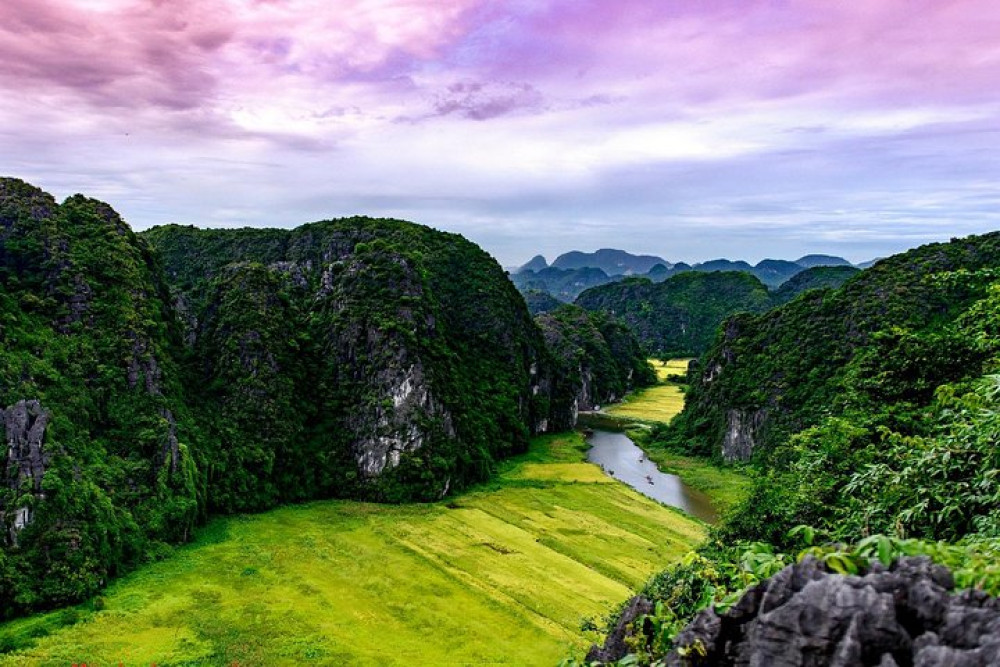 Hoa Lu Ancient Capital, Mua Cave, Sampan Boat Trip with Sunset Party