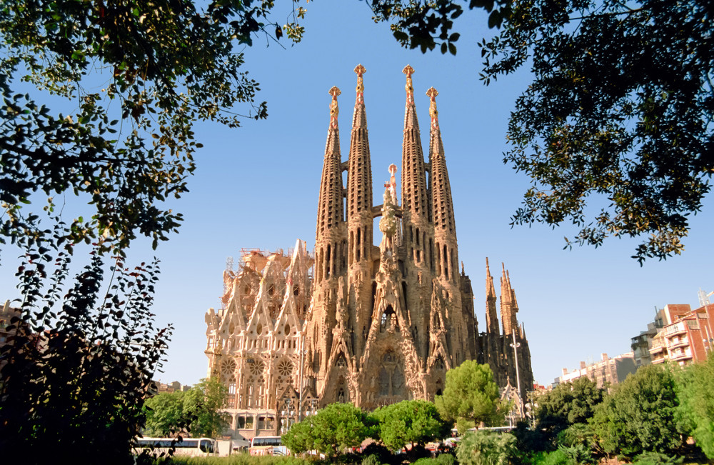 Barcelona- Private tour, Highlights And Sagrada Familia With Lunch